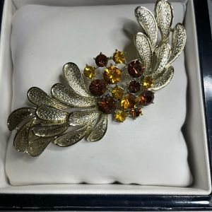 Coro Pegasus Amber Tones Rhinestone Gold Tone Petal Leaves Vintage Brooch